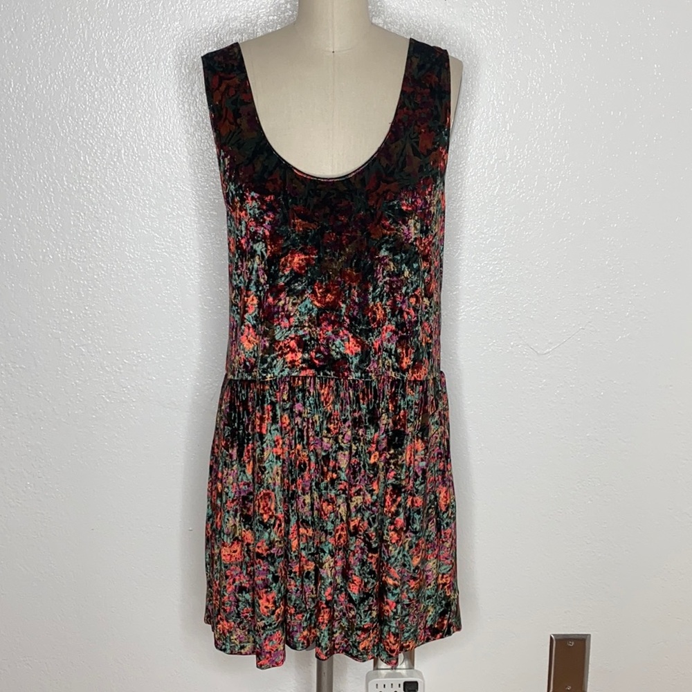 Grunge 90s velvet vintage retro floral fall boho